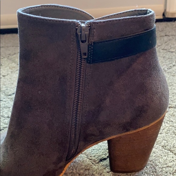 *SOLD* Abound Bootie, Gray size 8W - Picture 7 of 8